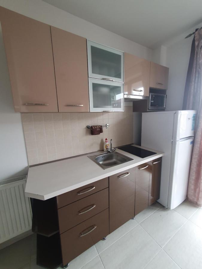 Krisi Apartman Hajdúszoboszló Buitenkant foto
