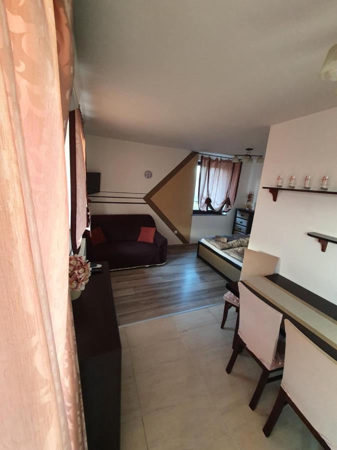 Krisi Apartman Hajdúszoboszló Buitenkant foto