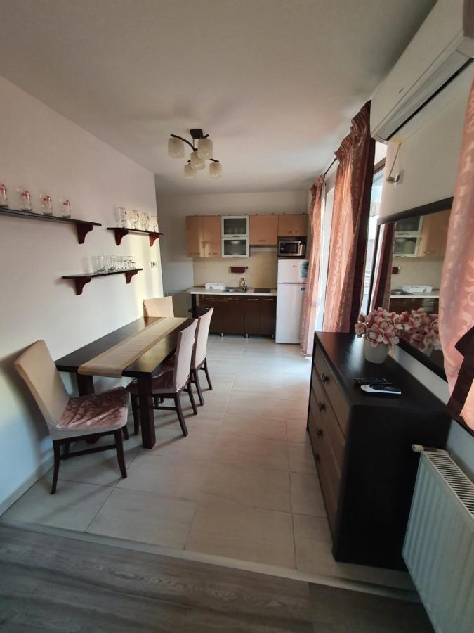 Krisi Apartman Hajdúszoboszló Buitenkant foto
